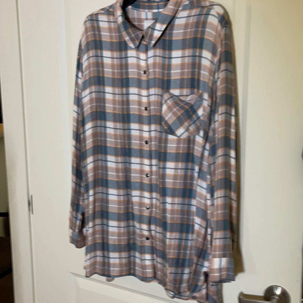 Carlson brand long sleeve button up “FLANNEL”  HIGH QUALITY FLANNEL
